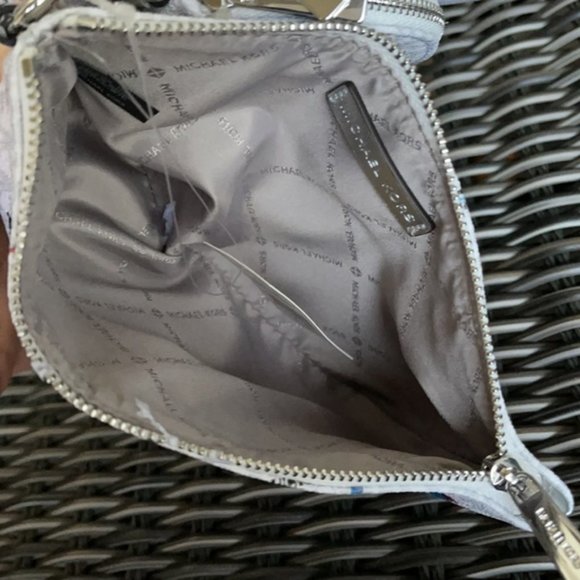 Michael Kors Jet Set Girls Wristlet Trio - Picture 12 of 16